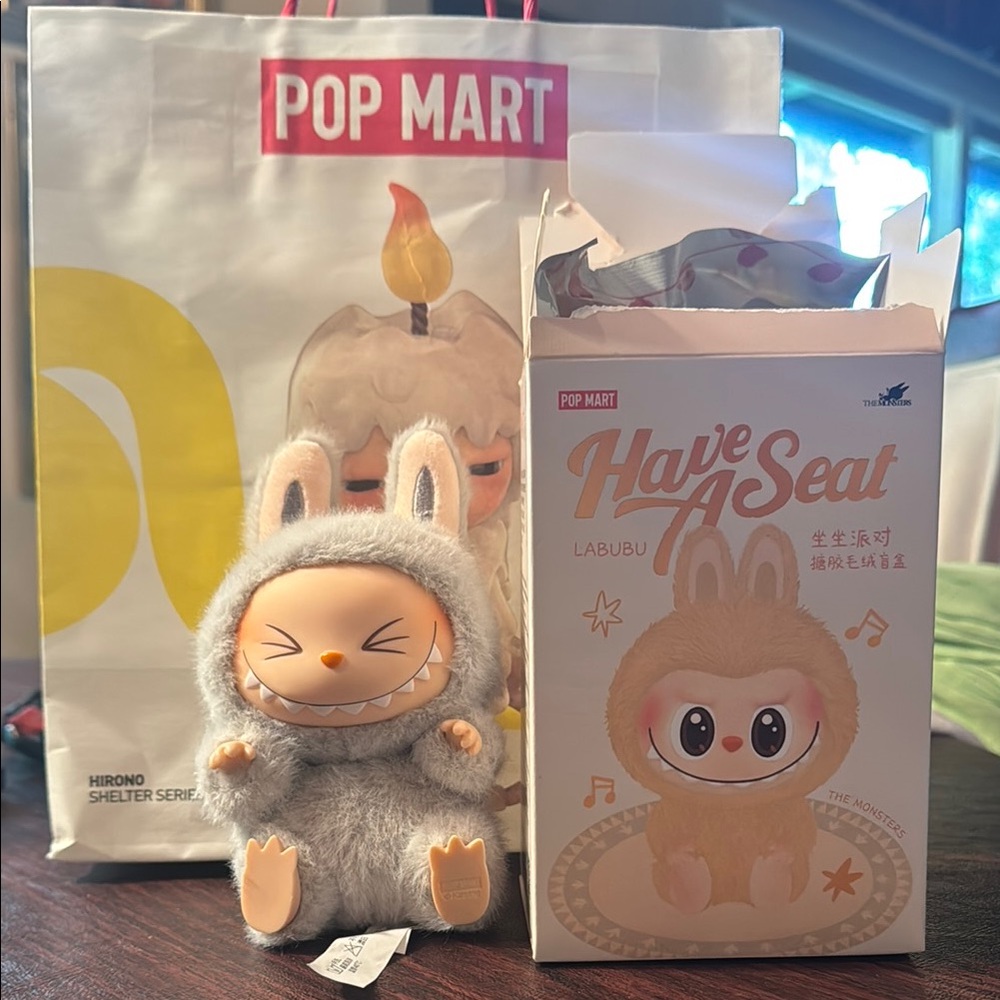 AUTHENTIC POP MART Labubu Have A Seat HEHE